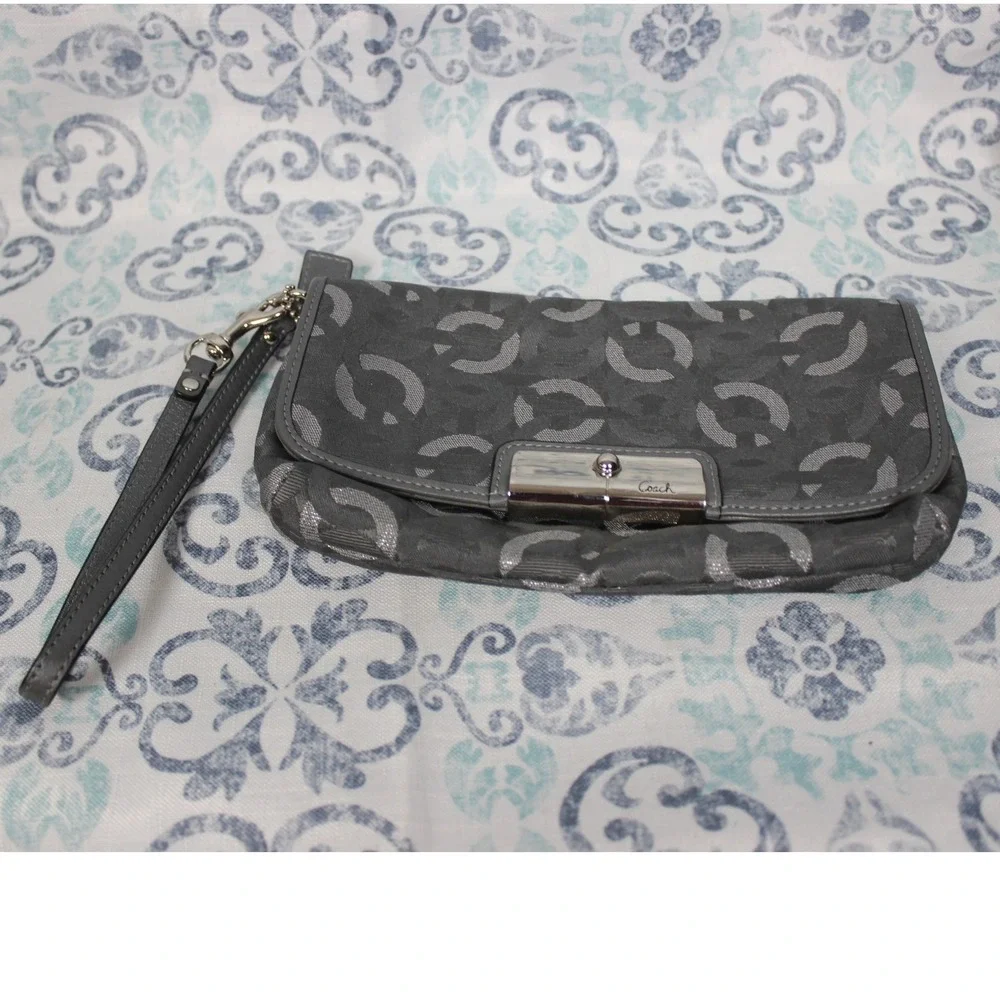 Coach Signature C Monogram Wristlet Clutch Gray Silver Metallic Leather Trim‎